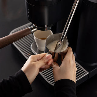Meraki Espresso Machine - Smart espresso coffee maker with digital display - white